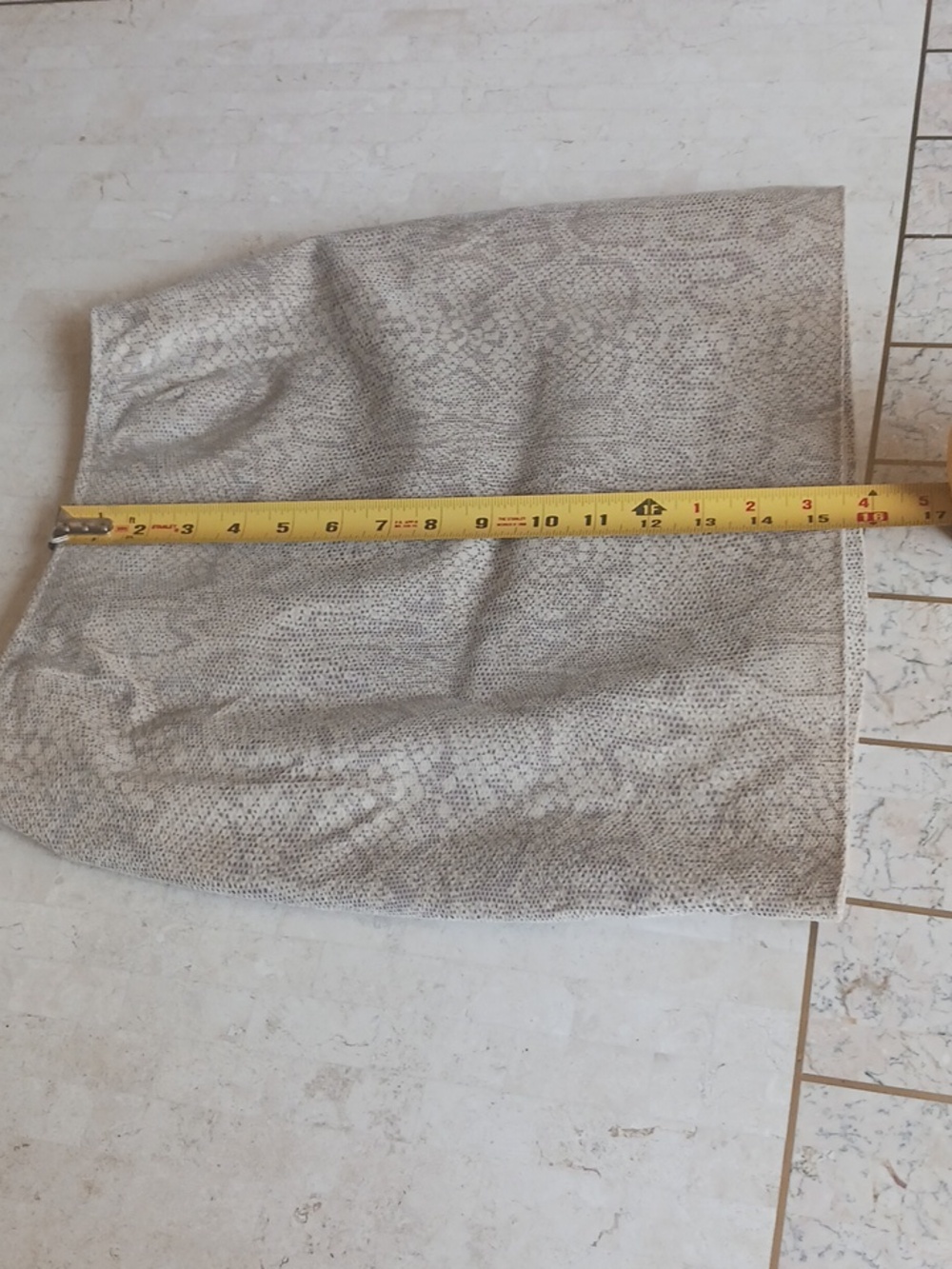 Vintage women's Leather skirt, U.S. size 2 Danier/Canada/-reptile Print - Picture 3 of 13